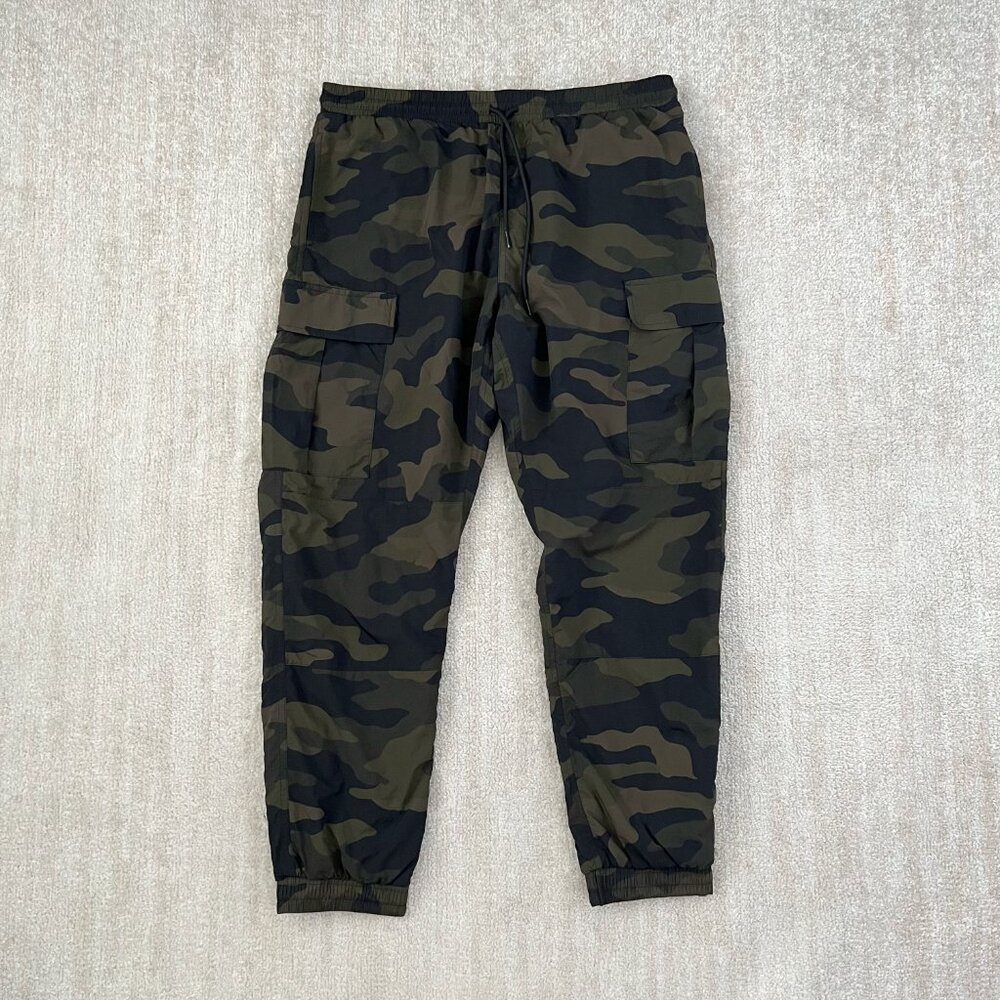 PINK Victoria’s Secret Ultimate Green Camo Cargo Pocket Joggers Pants L